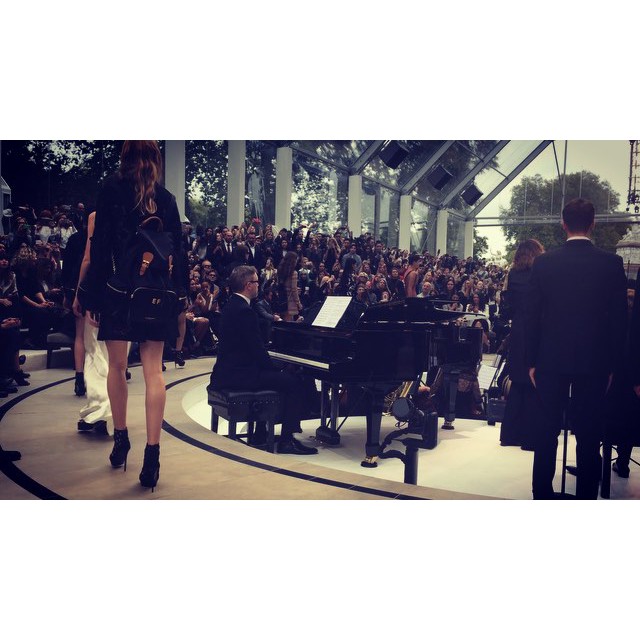 Derek Blasberg, Under grey skies and in the presence of the Prince Albert  memorial and with the live sounds of Alison Moyet, burberry made me fall in  love with | Buro 24/7